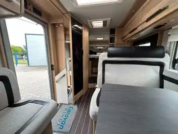 KNAUS Sky TI 700 MEG Platinum Selection